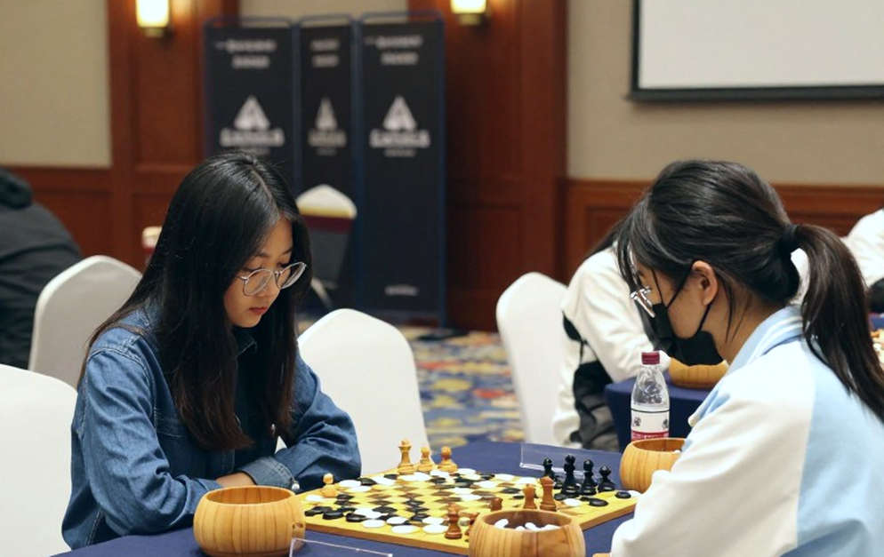 Tít báo gọi tên Carlsen, thân bài lại kể chuyện tạp chí: ChessBase Magazine số 225 hé lộ nghịch lý truyền thông cờ vua