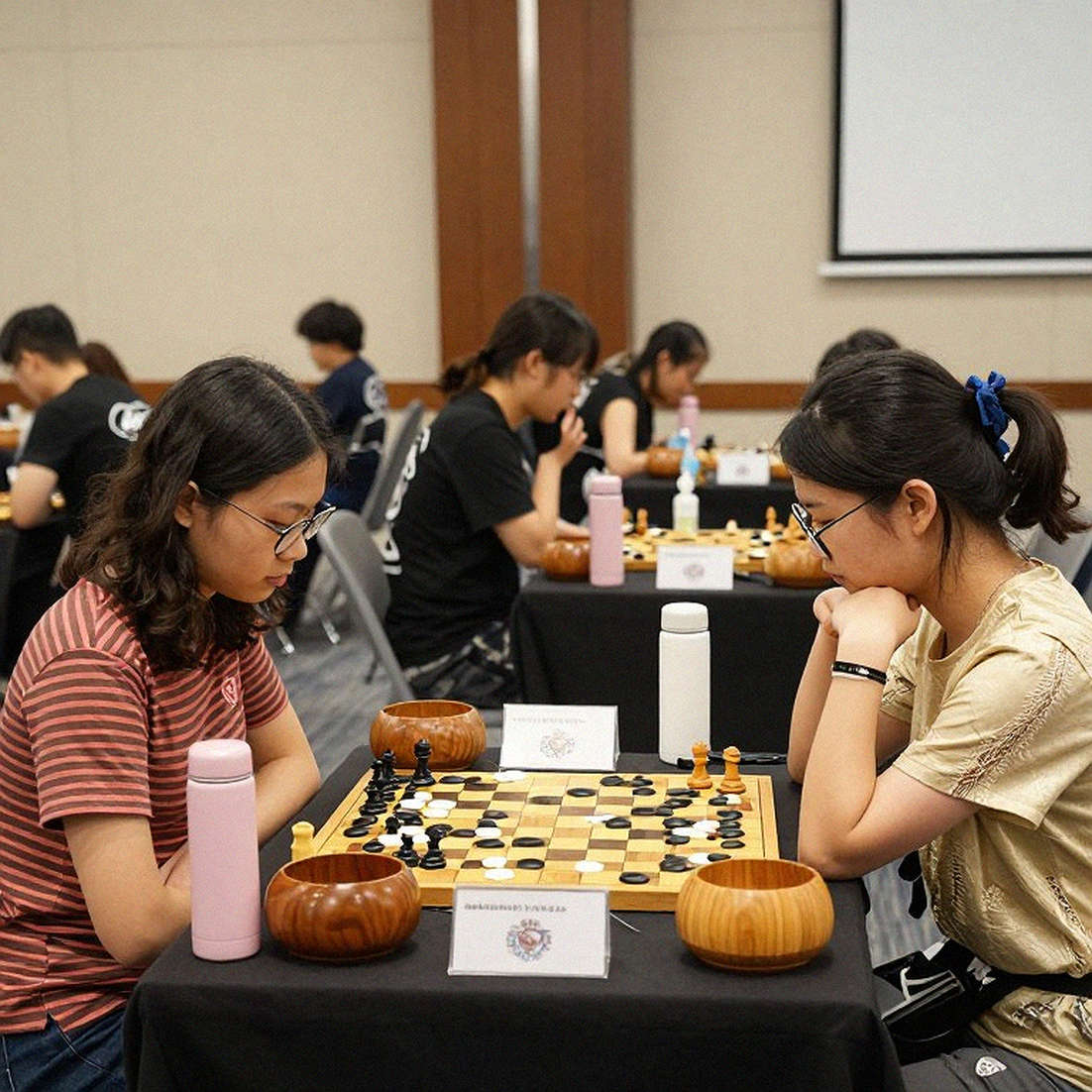 GCL 2026: Nepo khiến Carlsen toát mồ hôi trước khi vượt qua Sindarov trên đồng hồ