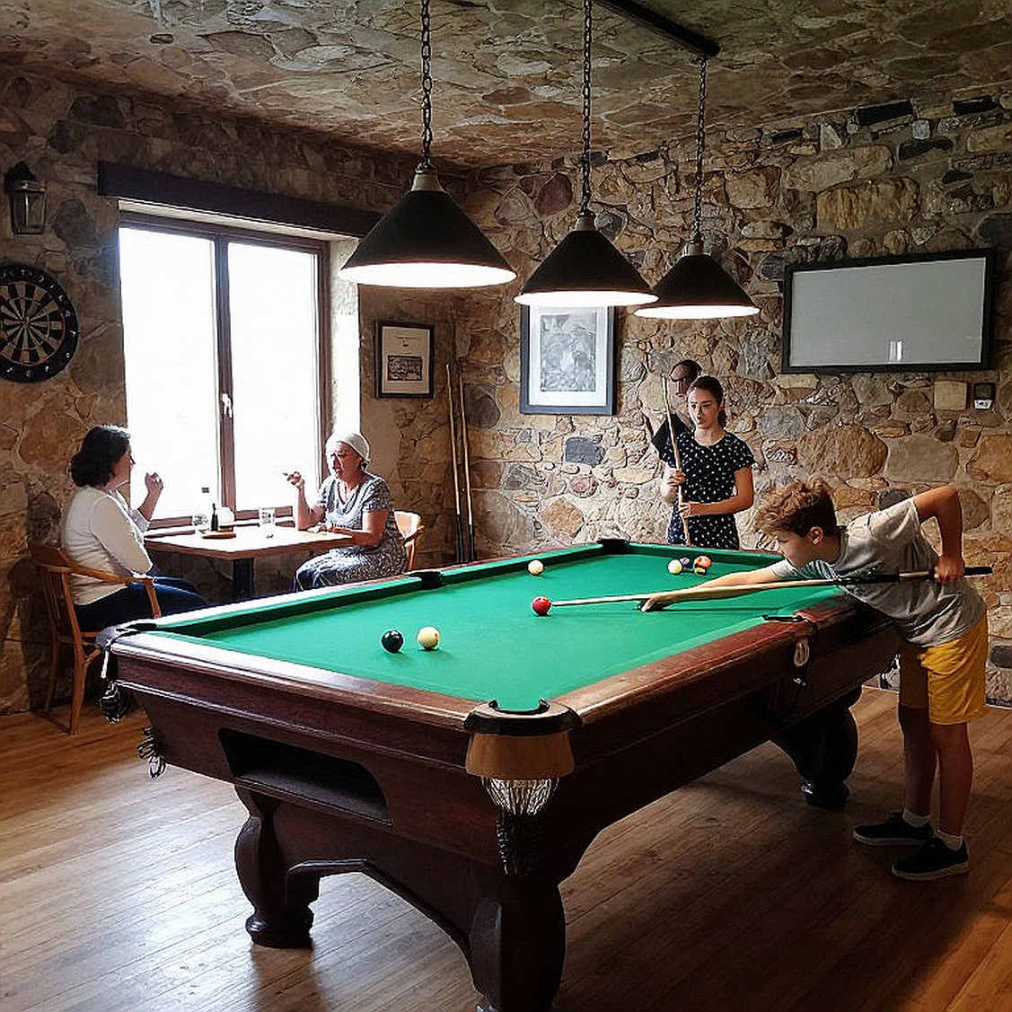 Williams ngược dòng từ 1-5, Carter hạ Ding 6-2: chung kết English Open của hai tay cơ 47 và 51 tuổi