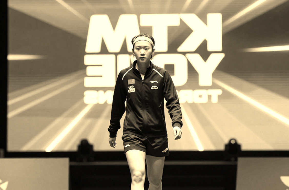 Vietnam Open 2026: Nguyễn Tiến Minh, 43 tuổi, thắng vòng loại bằng kinh nghiệm – nhưng bài toán đơn nam Việt Nam vẫn chưa có lời giải