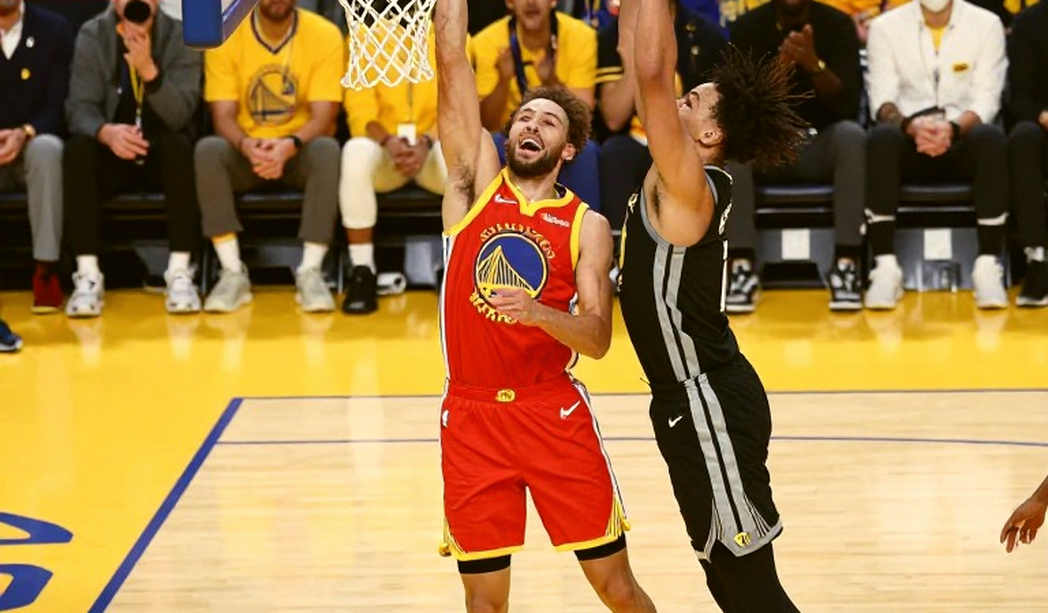 Jersey No. 3 and the Emotional Trap: The Clippers, Chris Paul and a Decision Misread Jersey No. 3 and the Emotional Trap: The Clippers, Chris Paul and a Decision Misread